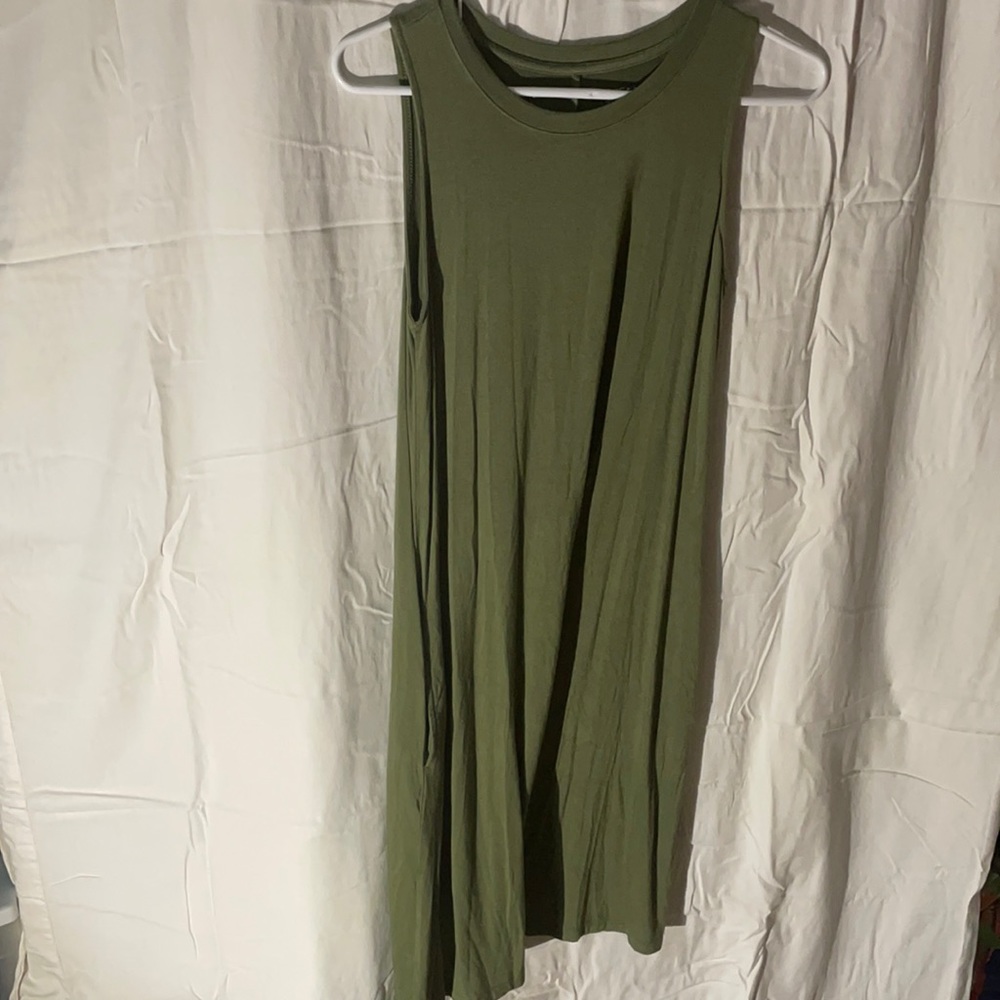 Olive green sundress☀️